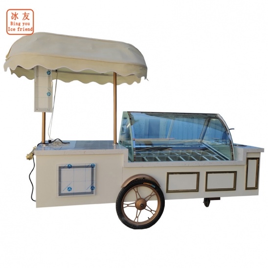 Customized supermarkets in Australia use ice cream to display sales vehicles 