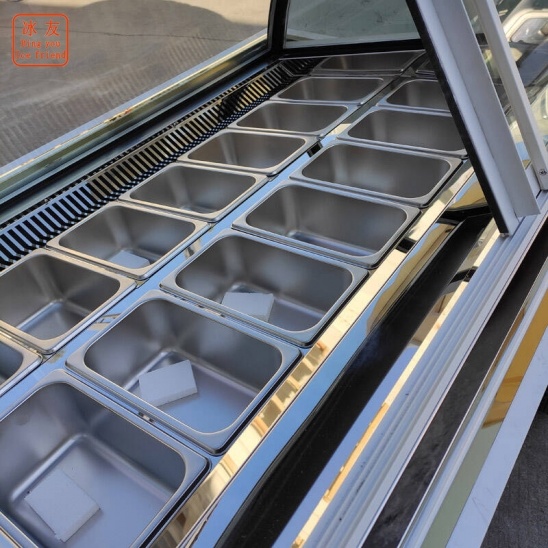 Customized supermarkets in Australia use ice cream to display sales vehicles 